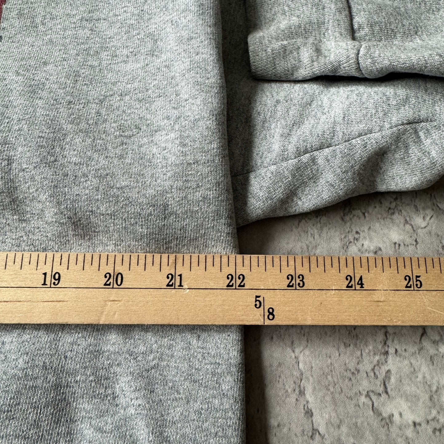 90s Fruit of the Loom Wisconsin Basketball Grey Crewneck - L