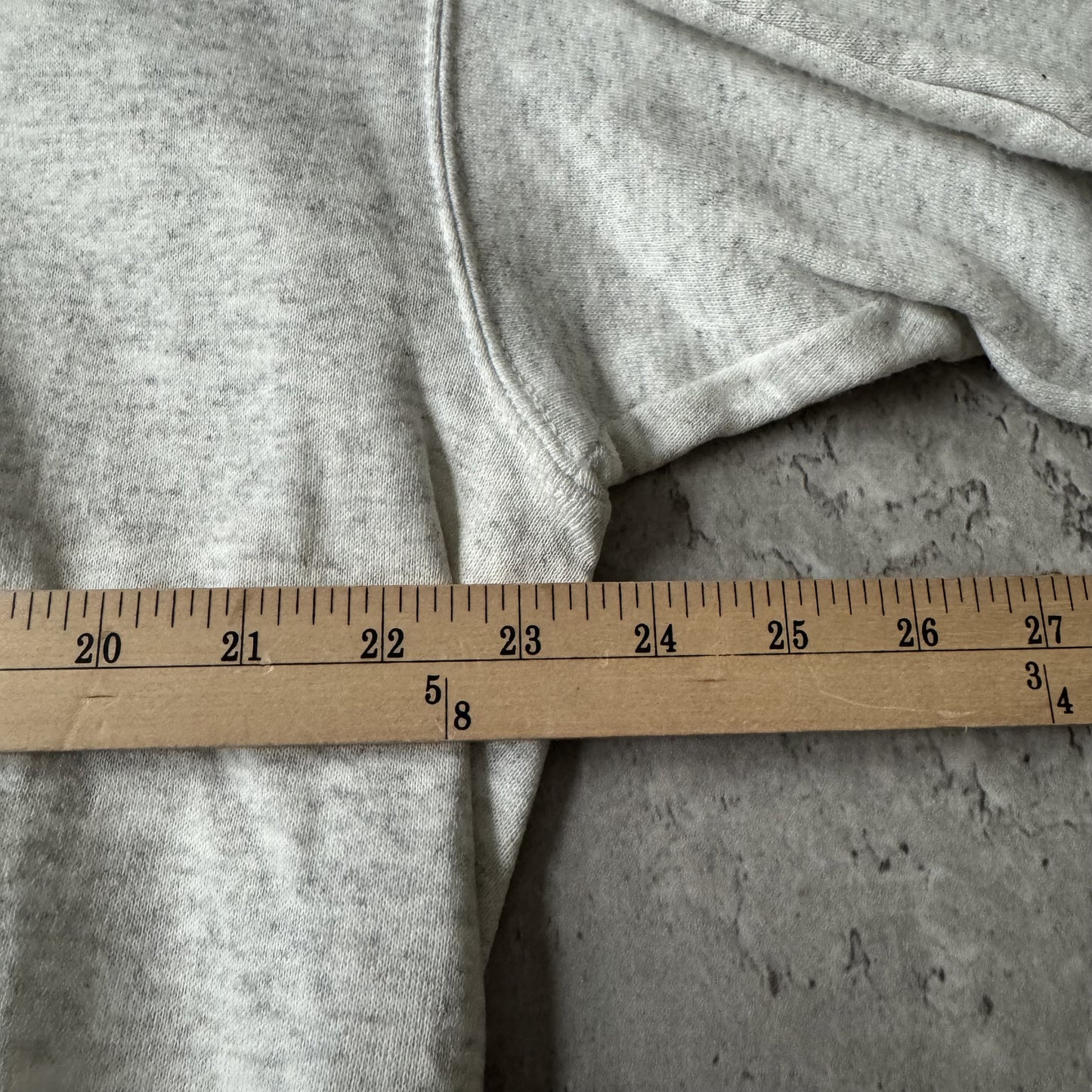 Vintage University of Iowa Hawkeyes Grey Sweatshirt - XL