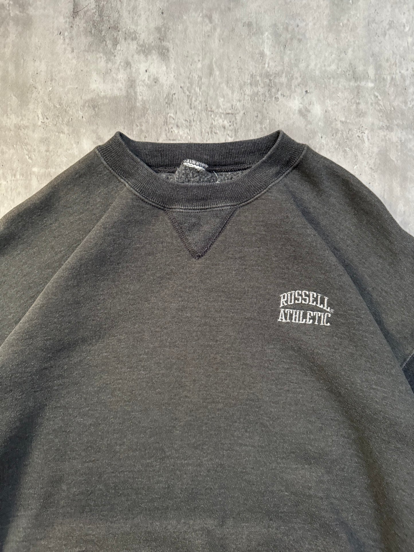 90's Russell Athletic Sweatshirt - L/XL