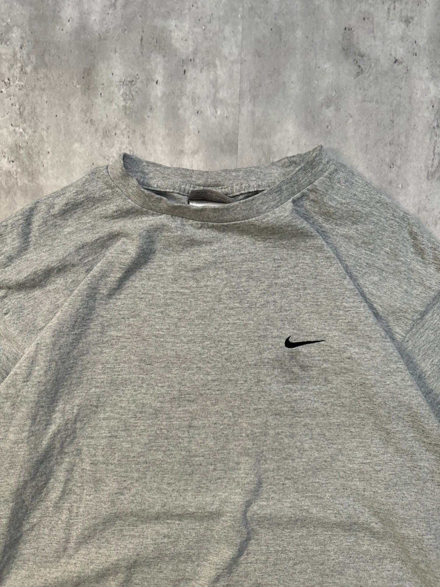 Y2K Nike Mini Swoosh T-shirt - M