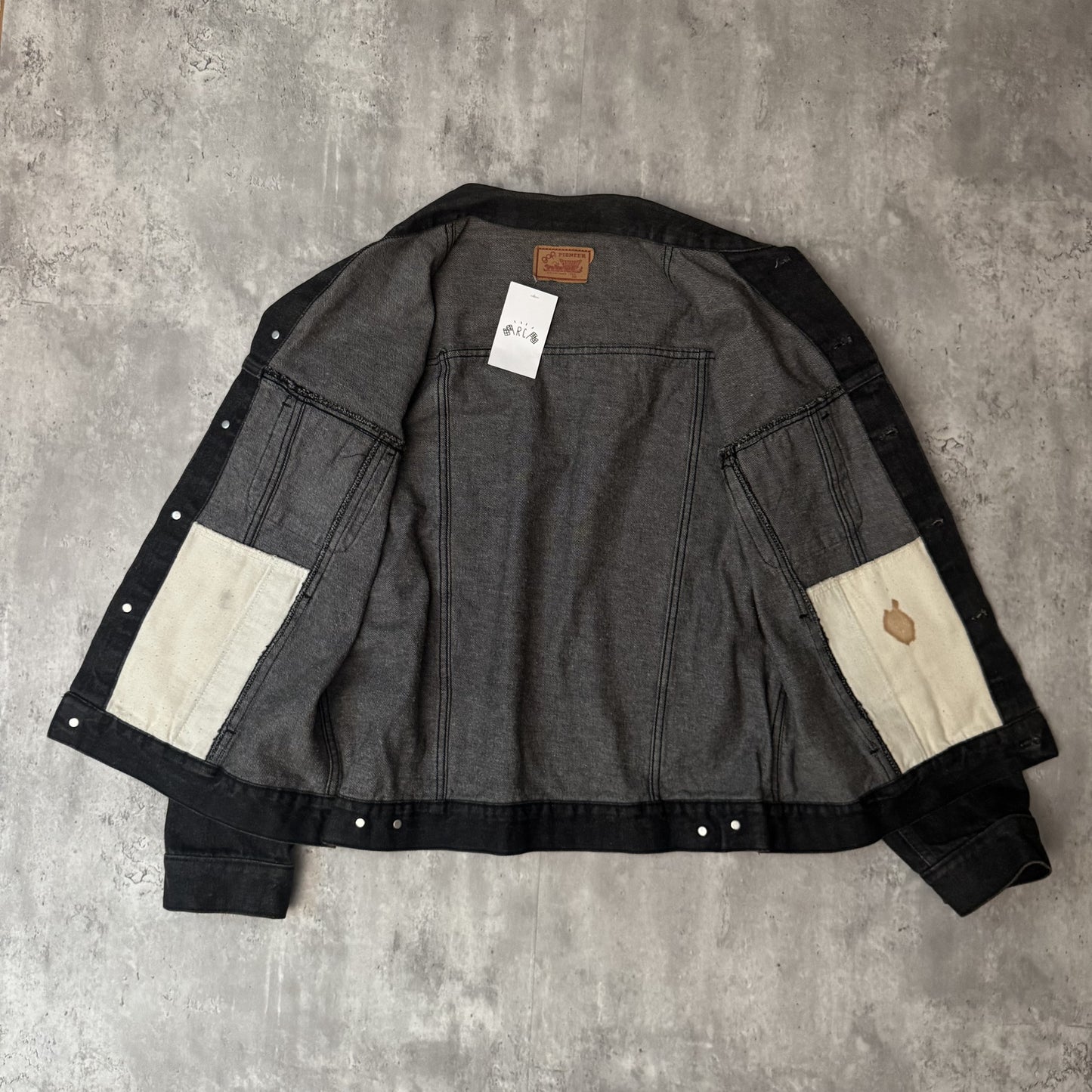 90's GAP Pioneer Black Denim Trucker Jacket - L