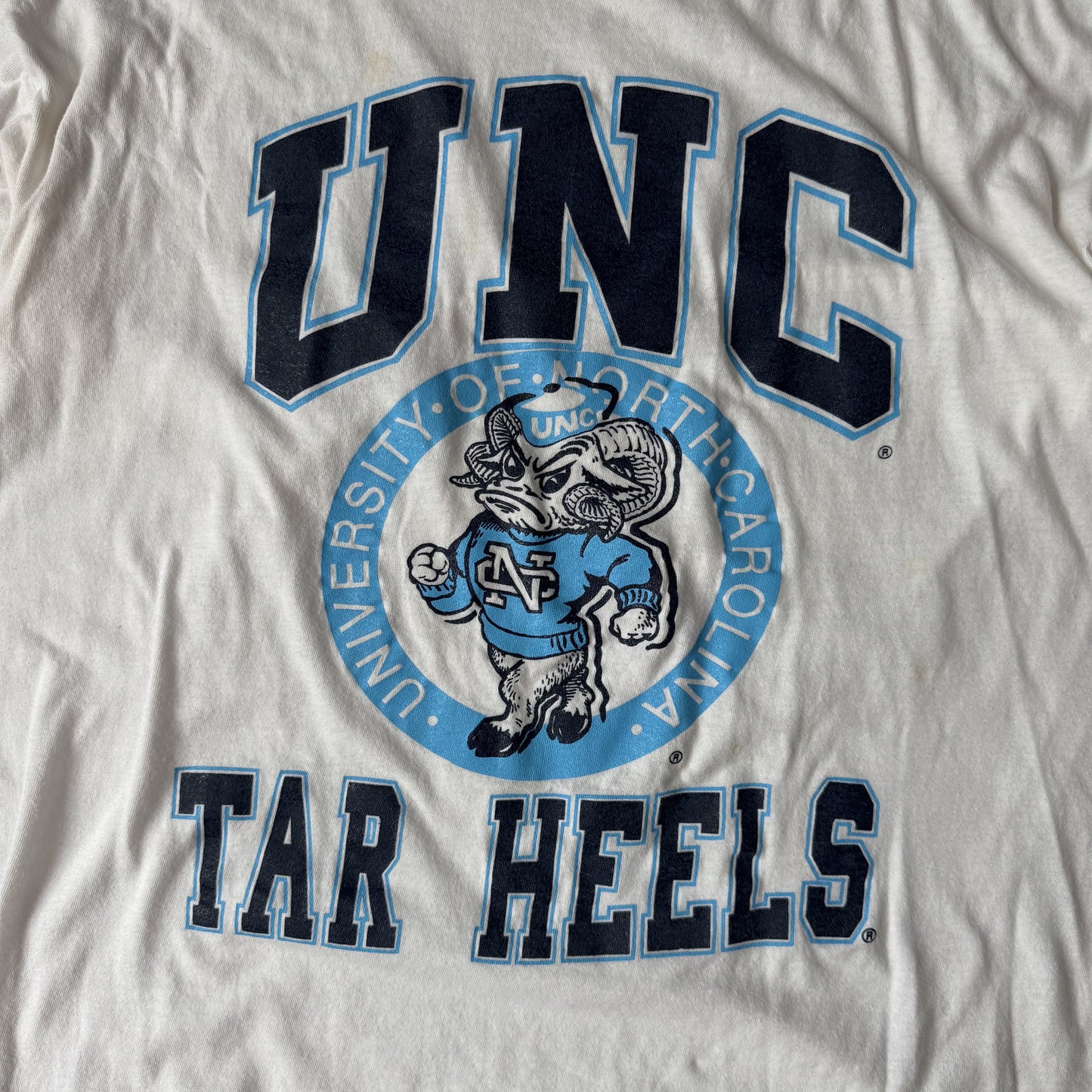 Vintage 90's UNC Tar Heels White Graphic T-Shirt - L